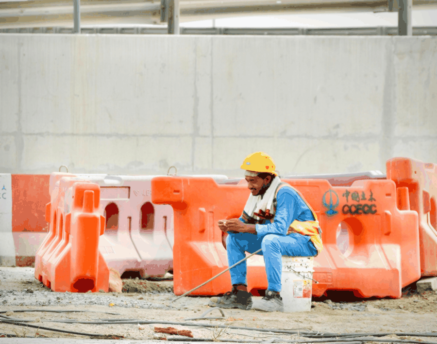 AI-powered learning, VR scenarios, custom curriculum, construction vocabulary